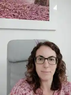 Estela Montolio psicóloga de Psicosalud Emocional.jpg