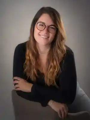 Nelia Iglesias - Psicóloga online especializada en Trauma y Trastornos Alimentarios.jpg