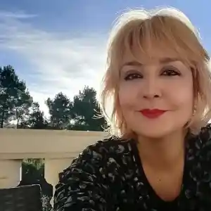 VANESSA OSTÁRIZ Crisalida Homes - Real Estate.jpg